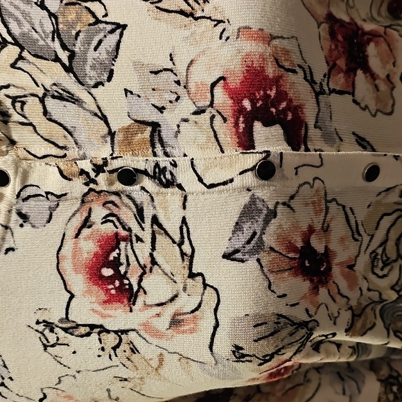 White House / Black Market Floral Long Sleeve Blouse - Picture 6 of 11